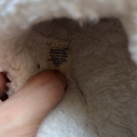 TOMS Women’s Grey Shearling Slippers Size 6 - Picture 2 of 5